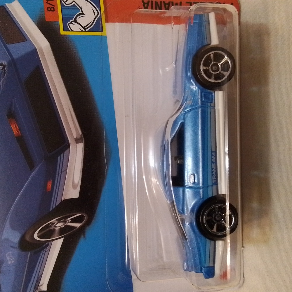 Hot Wheels car - Picture 2 of 4
